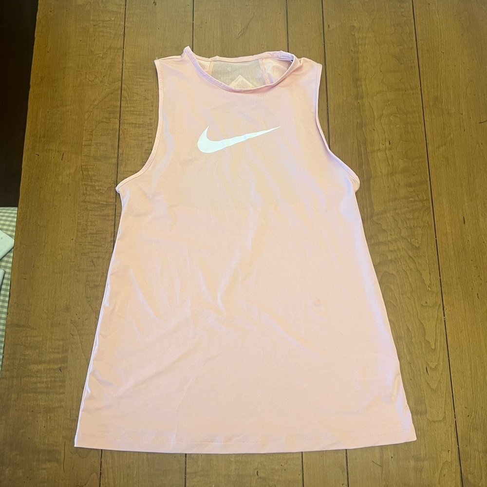 NWT Women’s Nike tank top